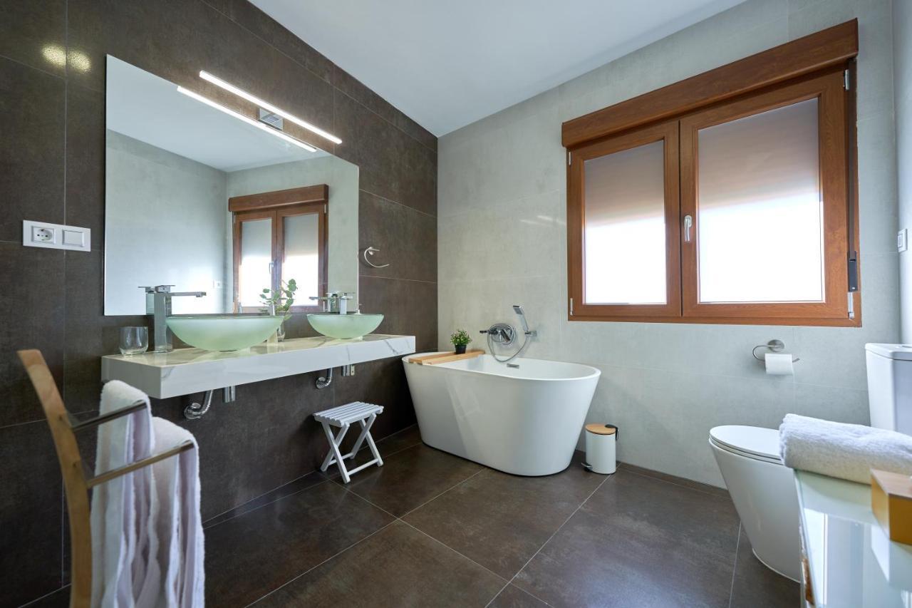 Duplex Casa De Las Argollas Grand Suite Parking Gratis Plasencia Exterior photo